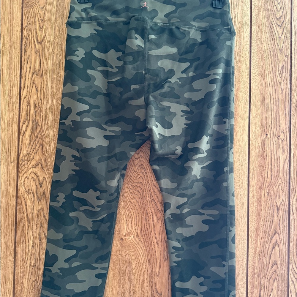 Danskin Olive Camo Active Leggings - Picture 2 of 4